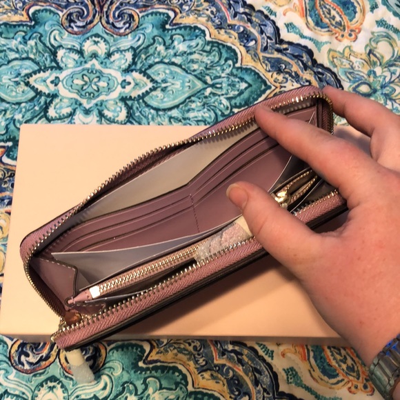 SOLD ✔️❌ — Kate Spade Burgess Court Lilac Wallet ♠️ - Picture 4 of 12